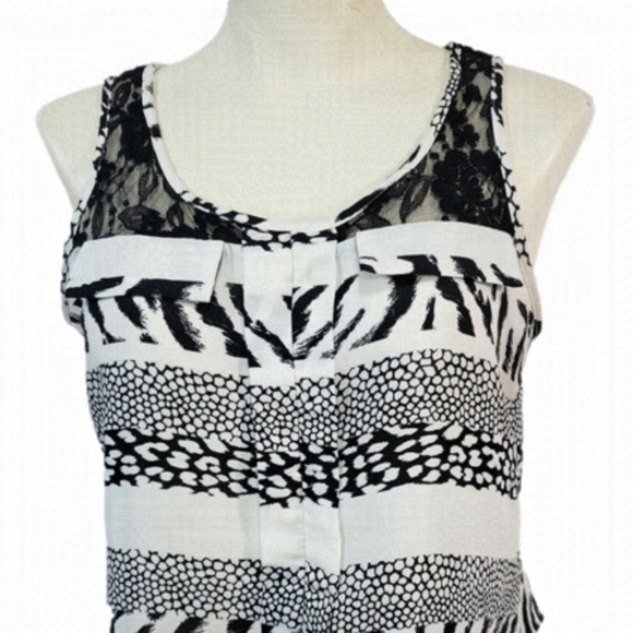 Express Black & White Sleeveless Blouse - Picture 1 of 5